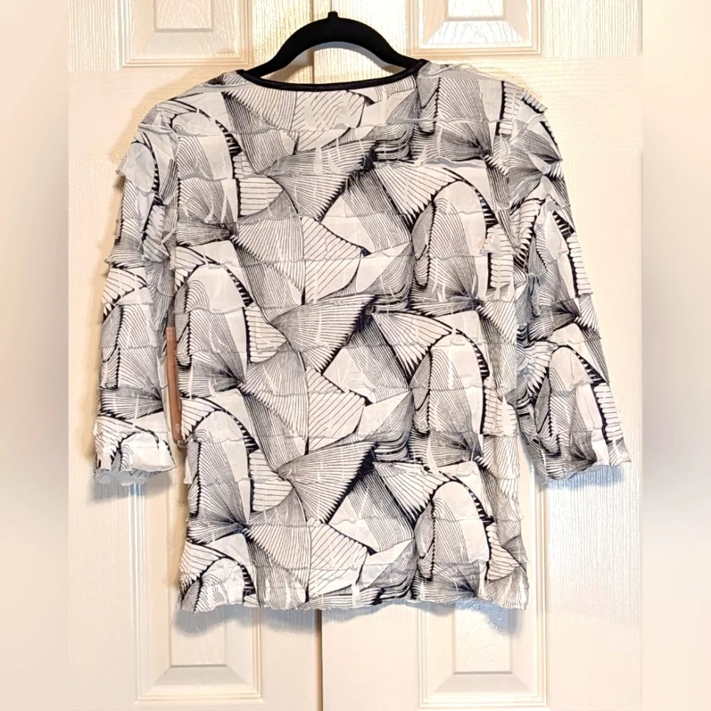 Erin London Black and White Ruffled Tee - Picture 2 of 5